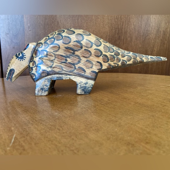 Vintage Hand Carved Wooden Armadillo Figure - Picture 5 of 10